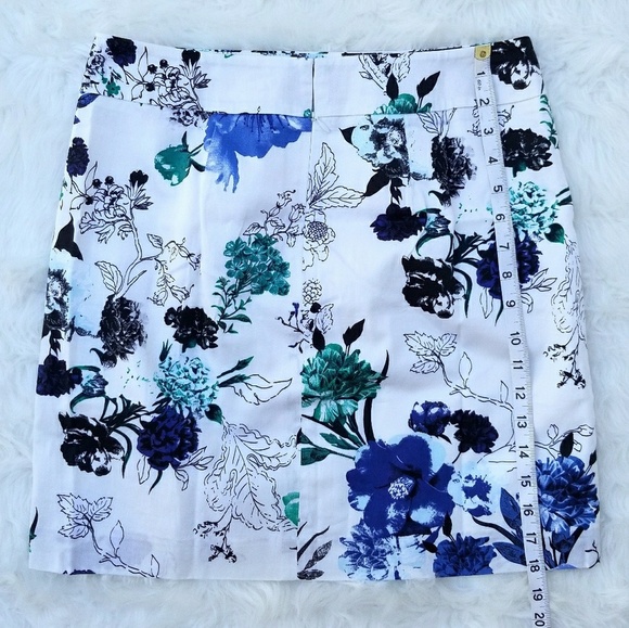 Ann Taylor LOFT cotton mini floral skirt Sz 2 - Picture 4 of 4